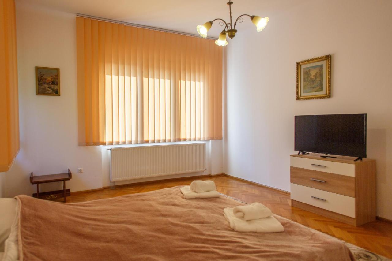 Barok Appart Брашов Экстерьер фото