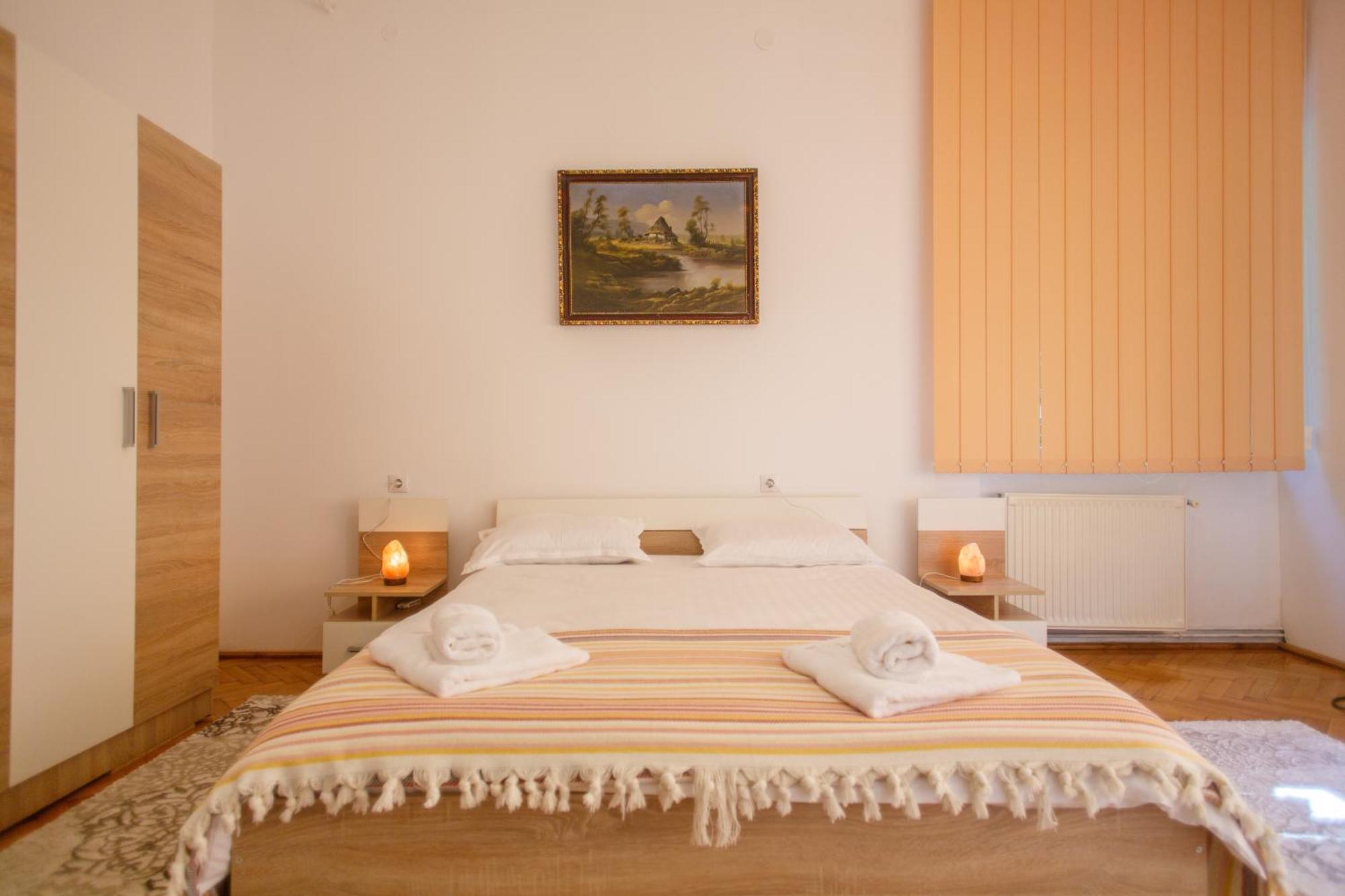 Barok Appart Брашов Экстерьер фото